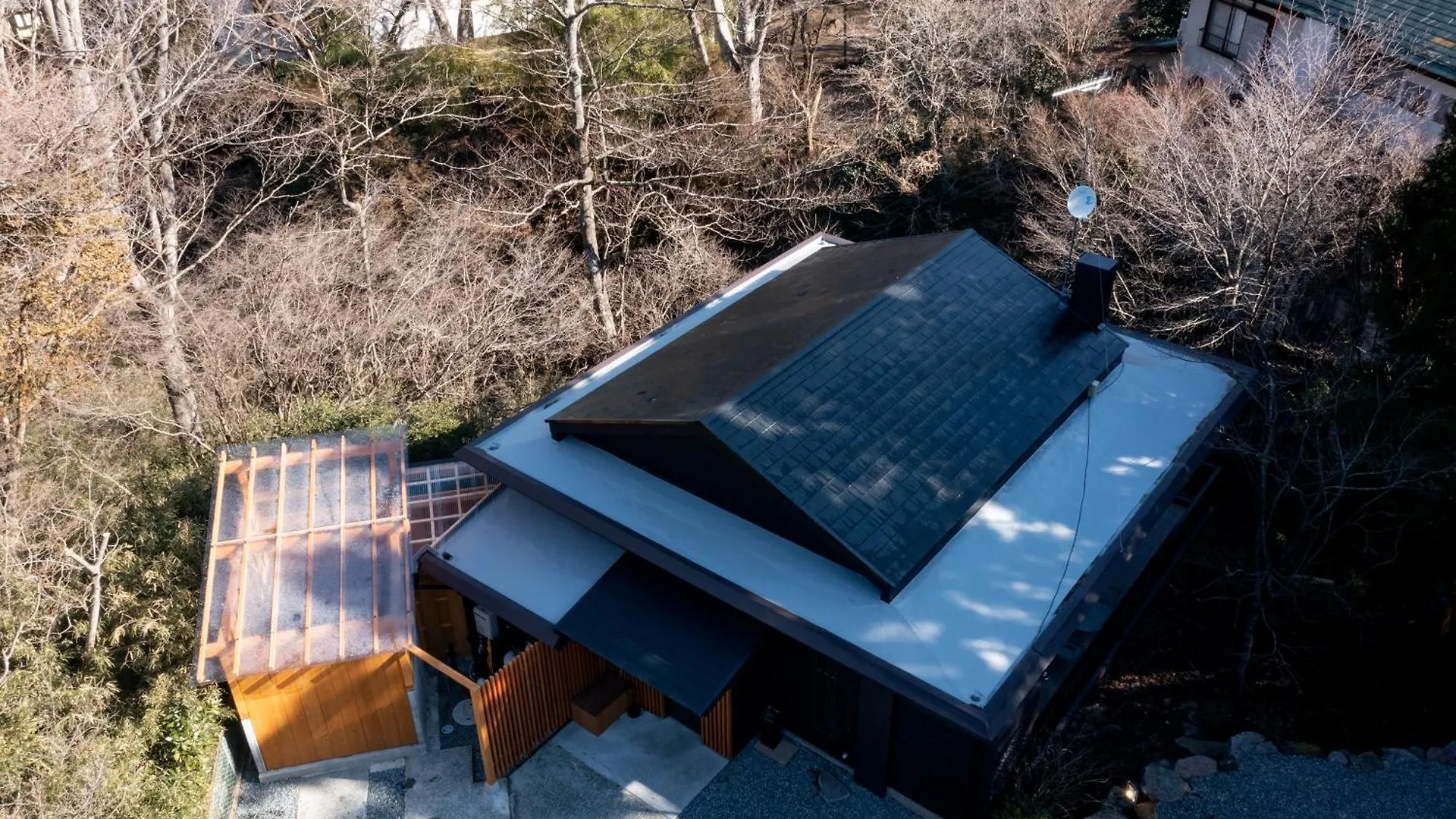 源泉かけ流し 白濁 Forest Suite Hakone Sengokuhara